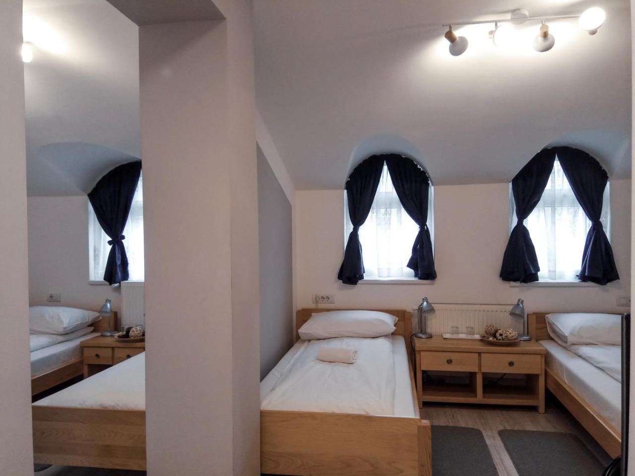 Bloom Inn Ni Exteriör bild