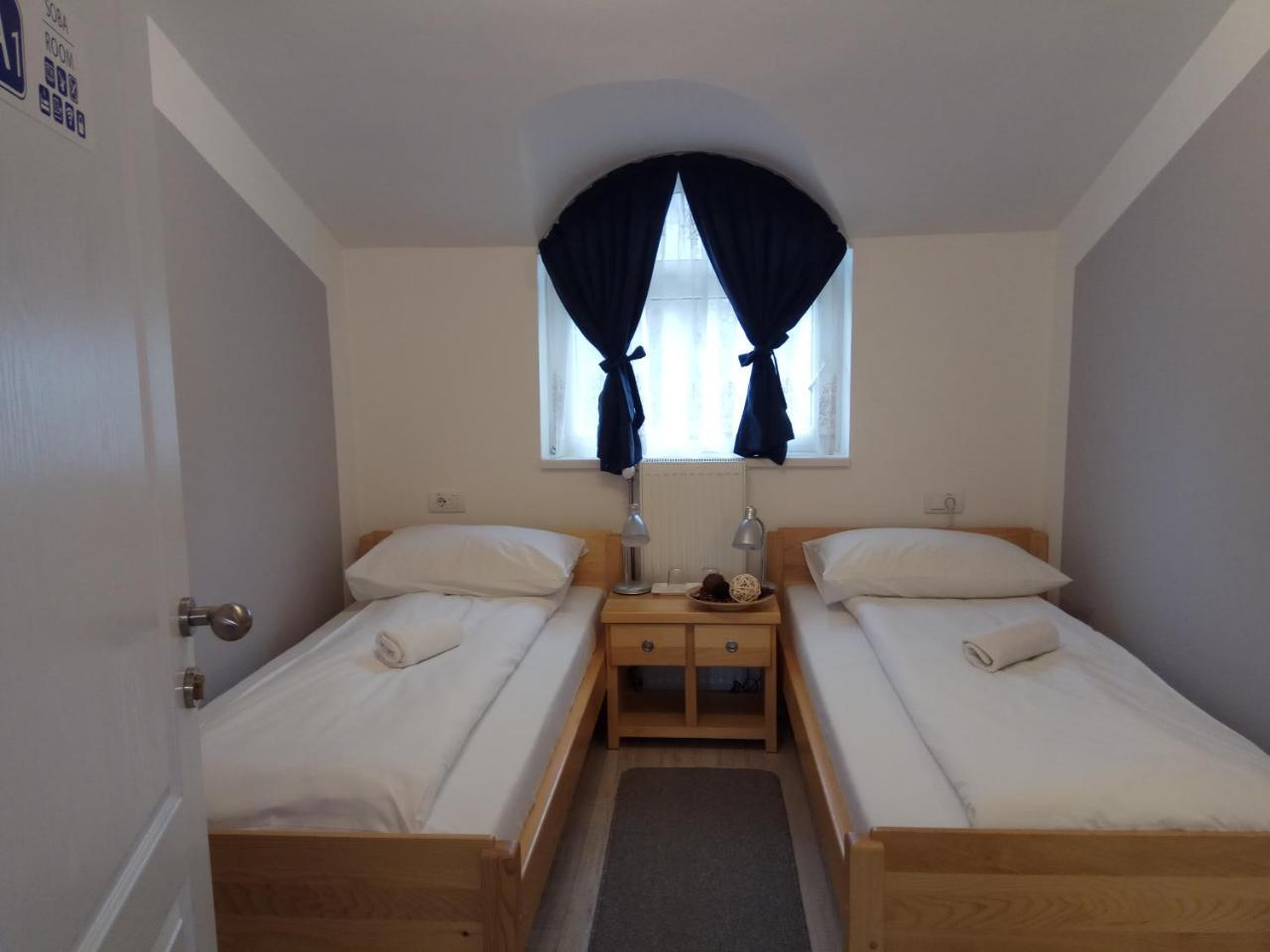 Bloom Inn Ni Exteriör bild